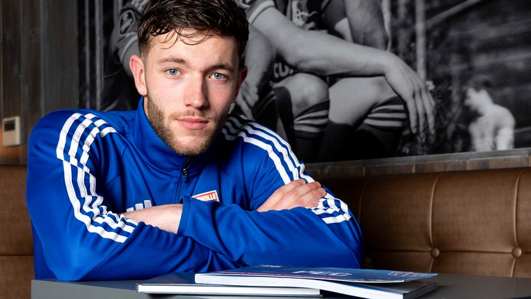 Zoon van Mister PEC Zwolle blijft behouden voor de club