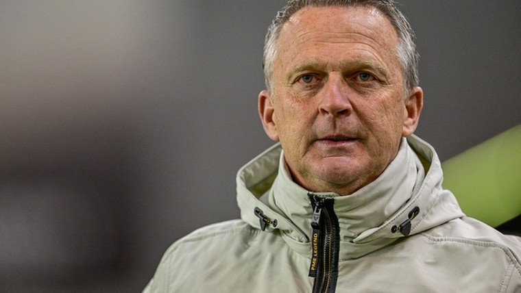 Vitesse bedankt boze Van den Brom voor inspanningen