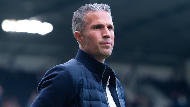 Van Persie heeft nieuws over Stengs en maakt zich geen zorgen om Hancko