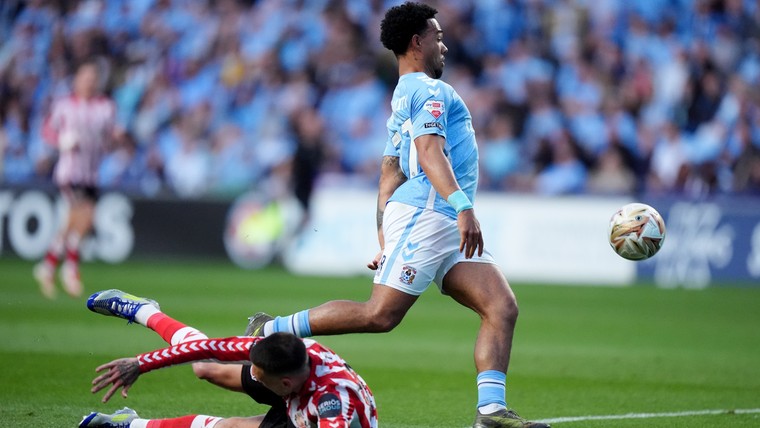 Van Ewijk geeft Coventry hoop en pakt het weer af op weg naar PL-jackpot