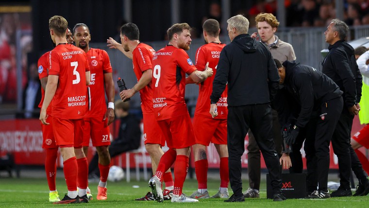 Almere móet winnen van Fortuna en AZ: 'We blijven erin geloven'