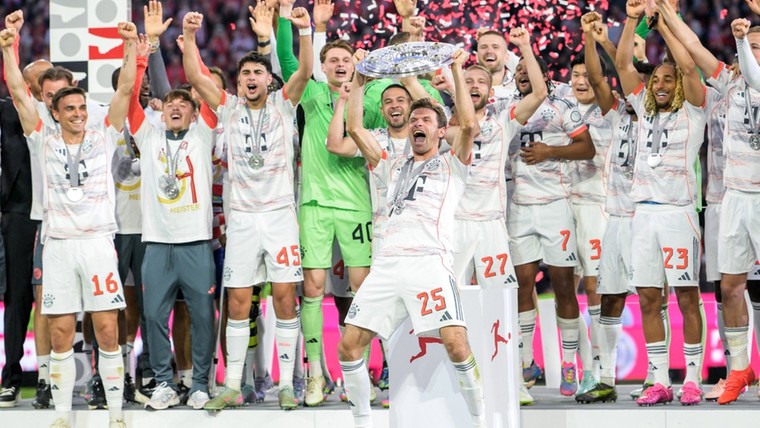 Spelers Bayern München stappen alsnog op vliegtuig naar Ibiza