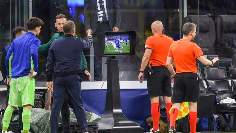 'Voetbal met VAR en voetbal zonder VAR zijn twee verschillende sporten' 