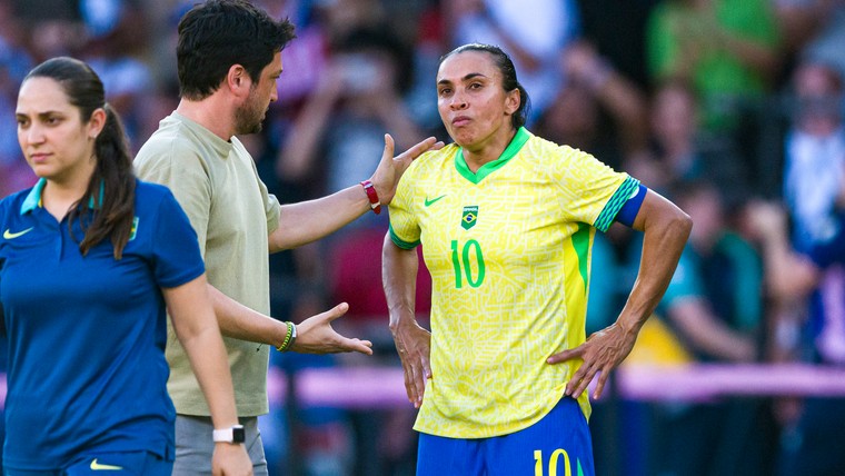 Oranje Leeuwinnen naar finale EK O17, Marta (39) terug bij Brazilië