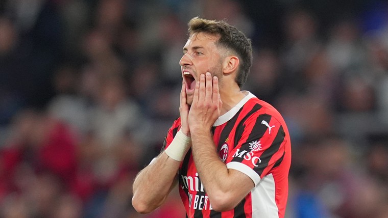 Giménez incasseert oliedomme rode kaart bij AC Milan