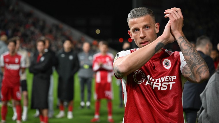 Alles uit liefde: Alderweireld neemt afscheid met voorzichtige invalbeurt