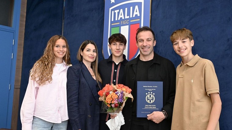 Del Piero rondt voetbalscriptie af en heeft trainersdiploma binnen