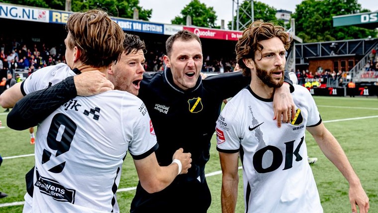 'Wekenlang zag ik mensen onder een dekentje weggereden worden'