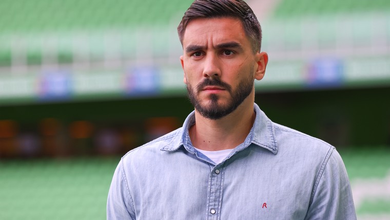 Sutalo houdt kaken op elkaar over mogelijk vertrek bij Ajax