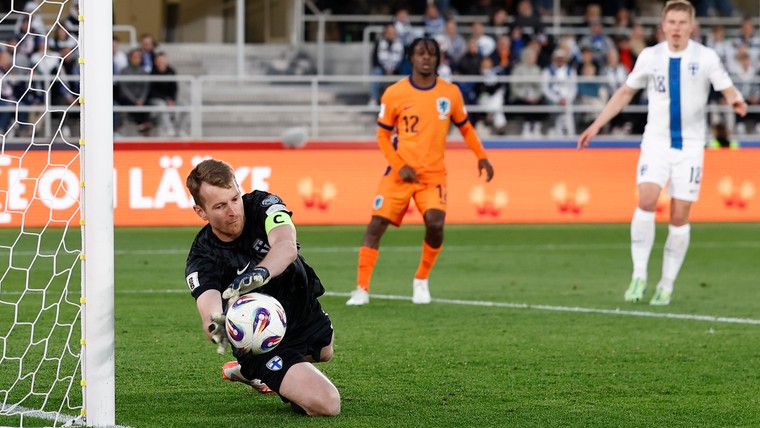 Finse keeper steekt de draak met Frimpong en heeft boodschap voor Flekken