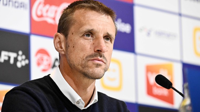 Ex-PSV'er Simons midden in de zomer weg bij Westerlo