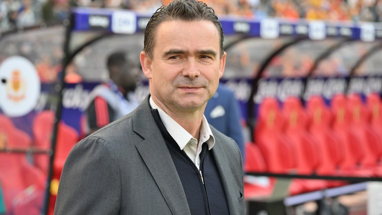 Overmars vindt nieuwe trainer Antwerp in eigen huis na afzegging