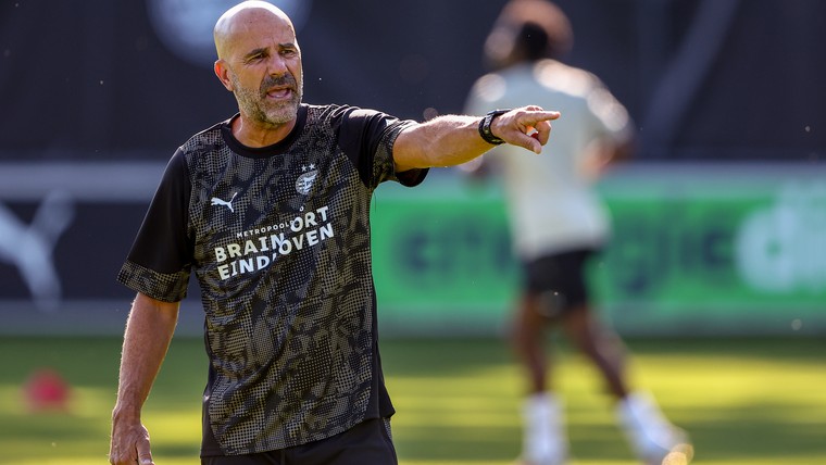 Bosz op zoek naar nieuwe assistent bij PSV: 'Wij moeten aangevuld worden'