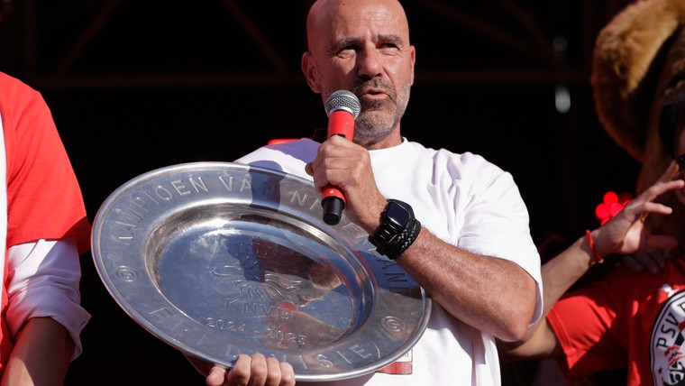 Bosz laat Simonis, Farioli en Jans achter zich bij Rinus Michels Award