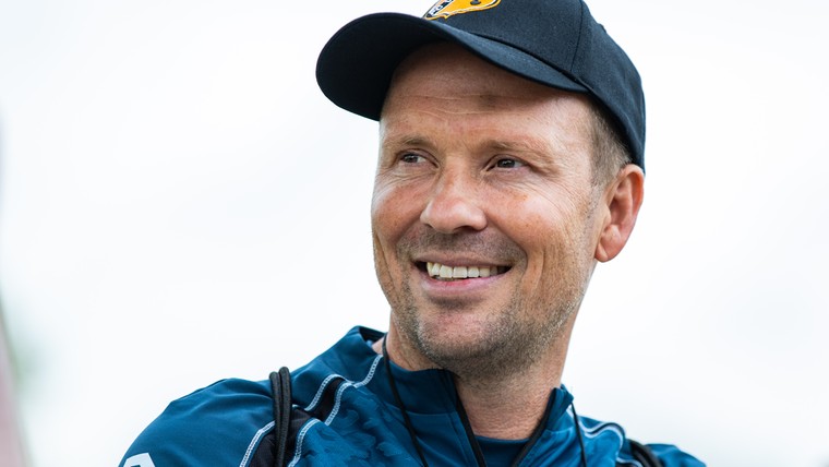 Kampioenstrainer Kruys wint Rinus Michels Award in de KKD