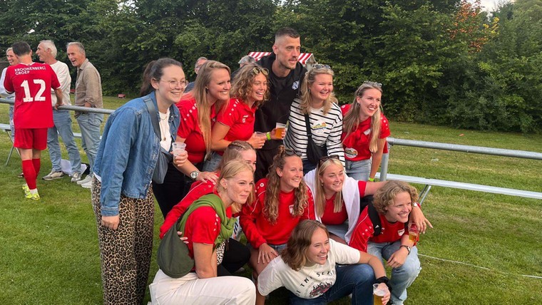 Een blaaskapel, een verloren bierwipper en een spraakzame Noppert