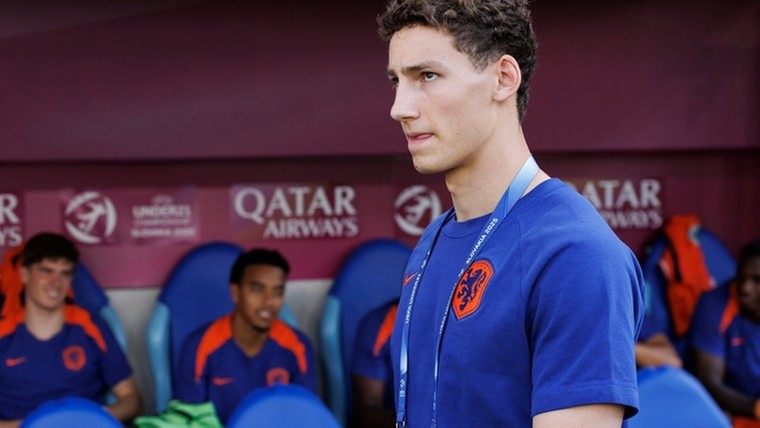 PSV meldt zich bij AZ voor Van Bommel