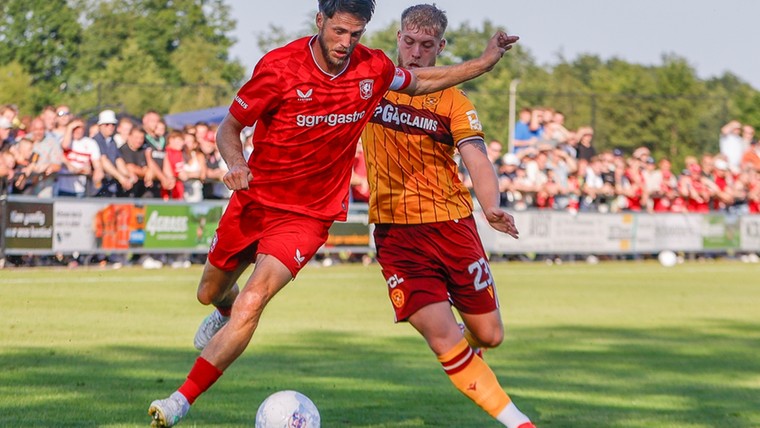 FC Twente ruim langs Lokeren, AZ onderuit tegen Belgische promovendus