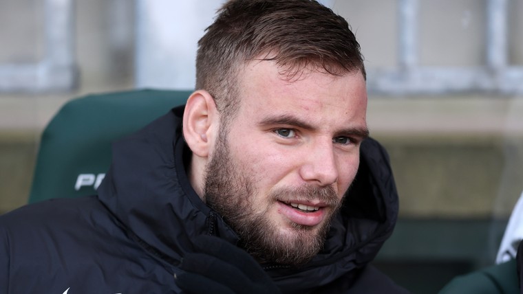 Jaros debuteert onder de lat bij verre van compleet Ajax