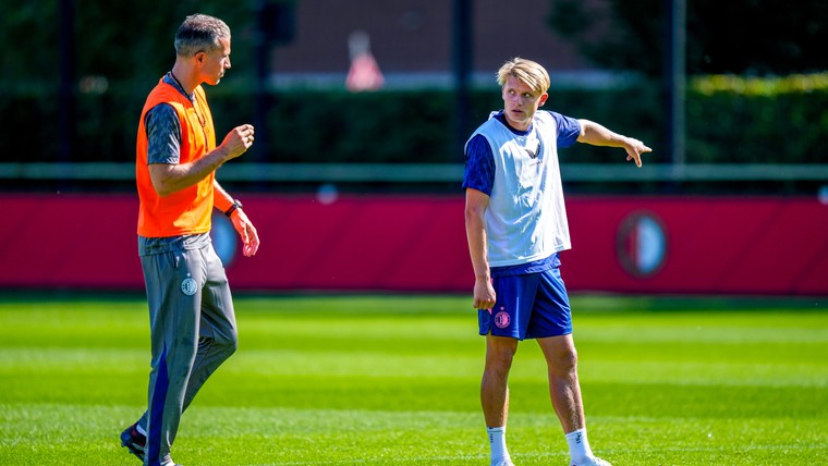 Sem Steijn krijgt direct basisplaats van Van Persie in eerste oefenwedstrijd