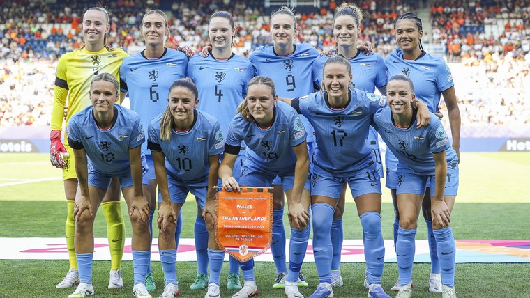 Oranje Leeuwinnen op rapport: Roord uitblinker in jubileumduel Miedema