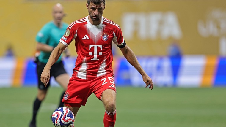 Müller na 25 jaar geen Bayern-speler meer: 'De komende dagen kijken'
