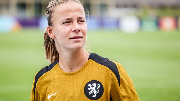 Oranje-verdediger Wilms rondt tijdens EK transfer af