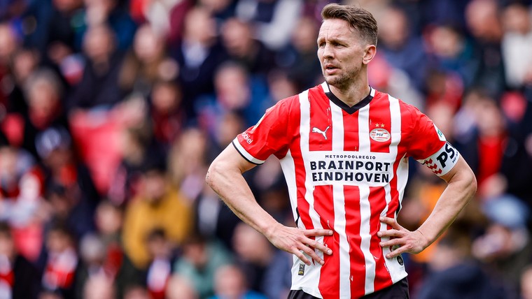 De Jong traint individueel bij PSV, maar toekomst is nog vraagteken