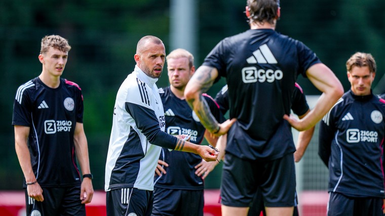 'Volle bak druk!': John Heitinga over zijn nieuwe start bij Ajax
