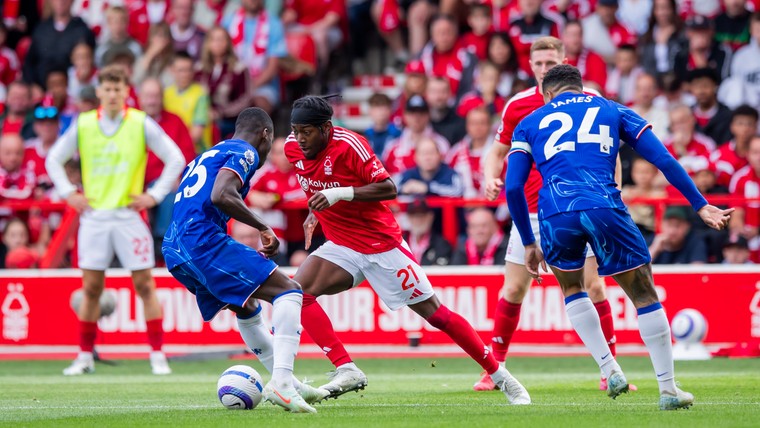 Elanga rondt toptransfer naar Newcastle United af