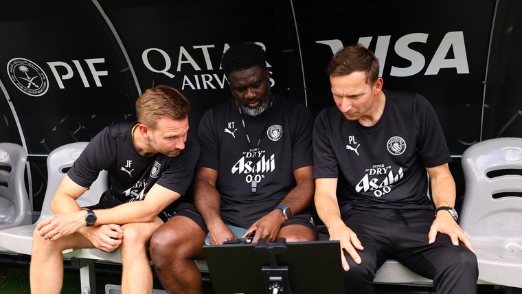WK-deal omgezet in dienstverband: Touré gaat werken met Lijnders en Guardiola