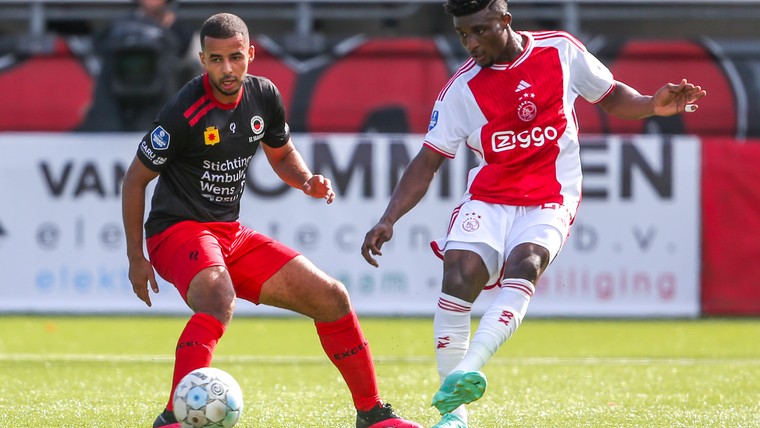 Ajax casht door Kudus en Conceição