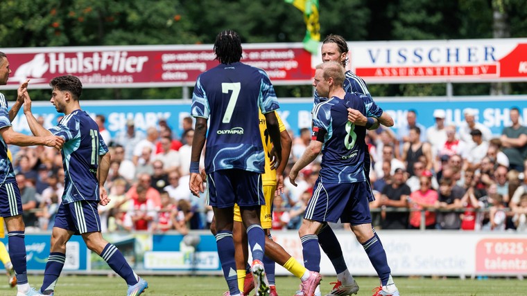 Ajax buigt achterstand om en boekt zakelijke oefenzege op KV Mechelen