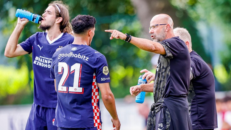 Een week in het spoor van PSV: hoe Peter Bosz zijn selectie wil prikkelen