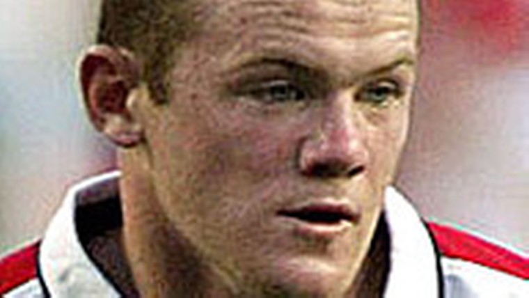 Verhit Spaans oefenduel door Rooney