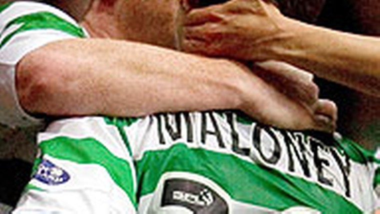 Celtic pakt Schotse titel tegen rivaal