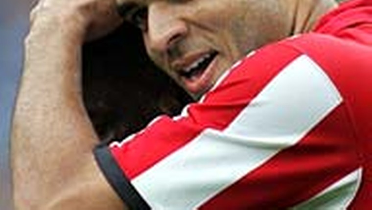 Vink houdt laks PSV overeind tegen Feyenoord