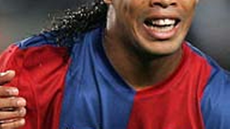 Sevilla onttroont Barça na misser Ronaldinho