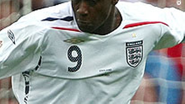 'Engelse held' Heskey drie maanden out