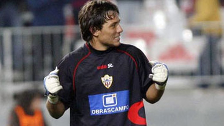 Almería-doelman onttroont Iker Casillas