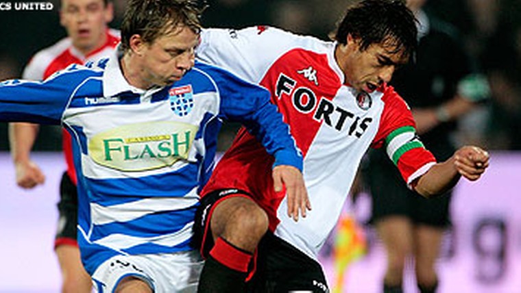 Feyenoord worstelt zich met moeite langs FC Zwolle