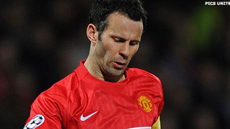 Ryan Giggs ontneemt legende Charlton clubrecord