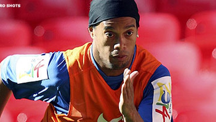 Barcelona wil Ronaldinho niet afstaan voor Spelen