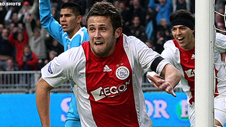 Ajax legt PSV in laatste kwartier hard over de knie