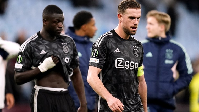 'Spelers en staf van Ajax kwamen op pijnlijke wijze tekort tegen Aston Villa'