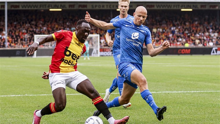 Ogen gericht op Adekanye bij Go Ahead: 'Je gunt hem een 'smerig' doelpunt'