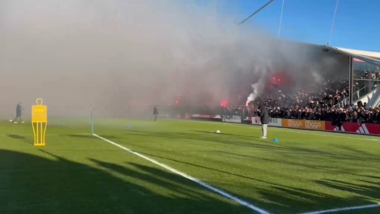 Heerlijke beelden: Ajax-fans draaien warm voor Klassieker