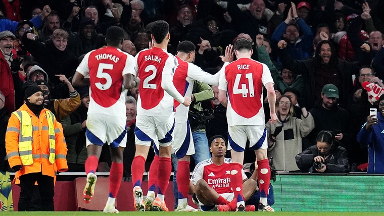 Guardiola reageert op Haaland-imitatie van Arsenal-speler Lewis-Skelly
