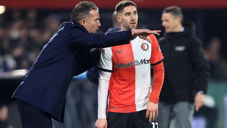 Van Persie spreekt lovend over Ivanusec: 'De voorwaarden heeft hij zeker'