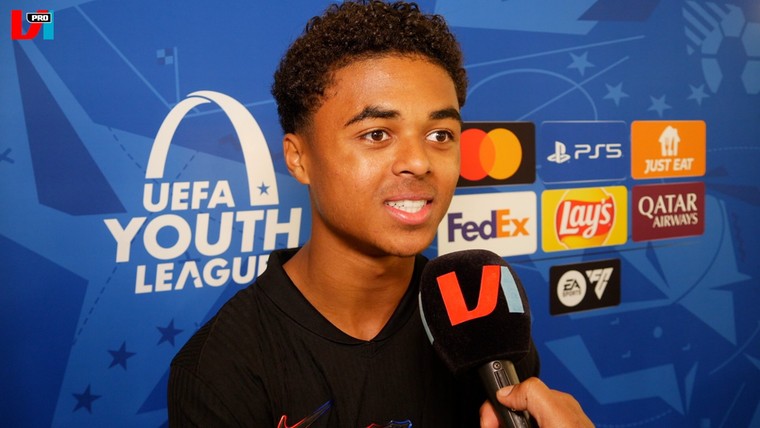 Kluivert gaat voor ultieme droom bij Barcelona: 'Ik ben op de goede weg'